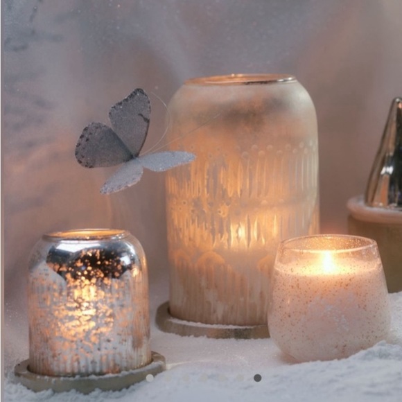 💥NEW💥 SALE! Anthropologie Icicles Spiced Eggnog (Gourmand Spice) ONE candle - Picture 4 of 6